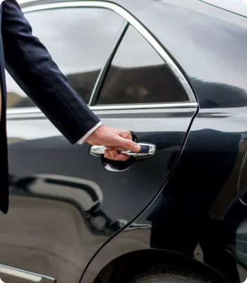 Luxury corporate chauffeur service Dubai for business travel
